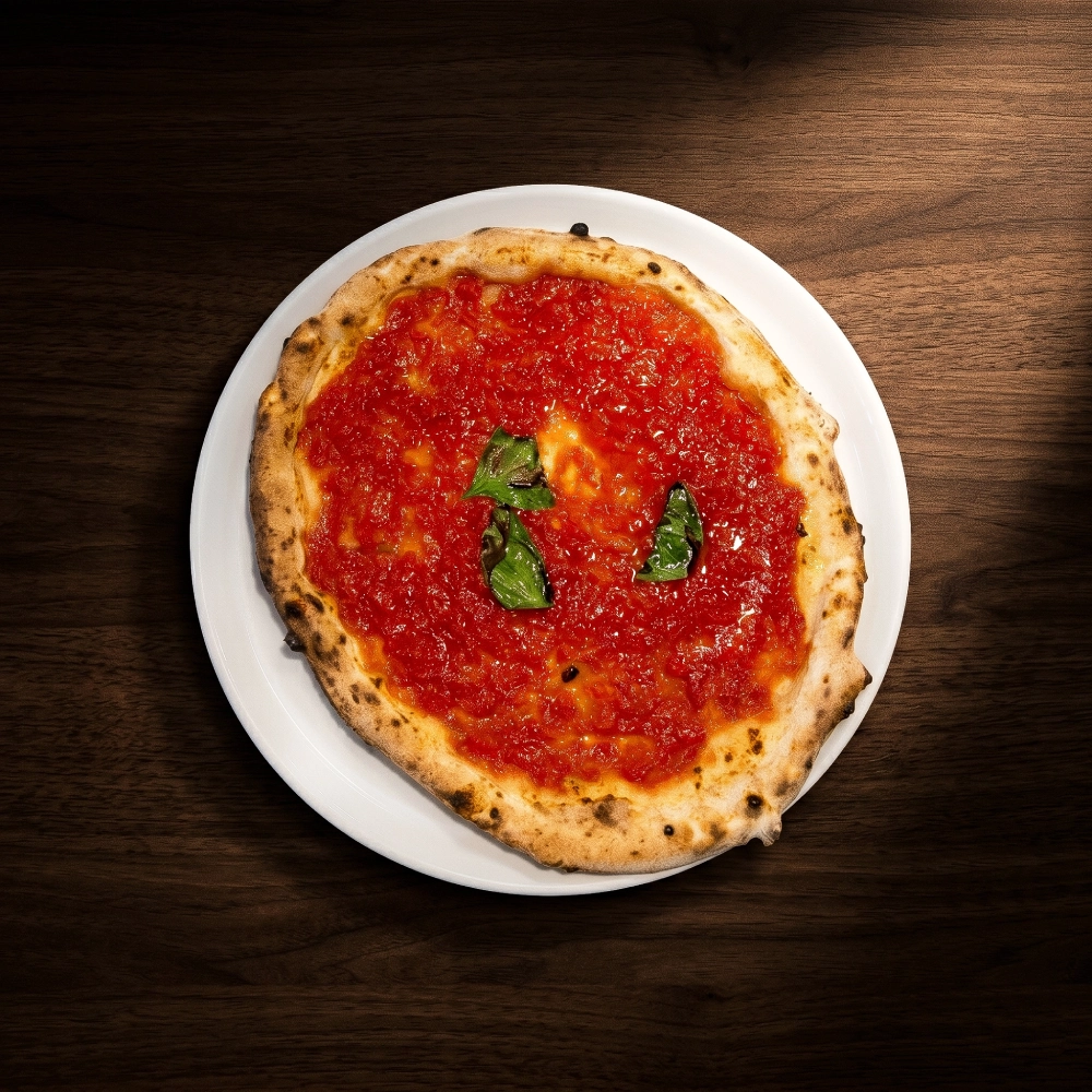 [Immagine di Pizza Olio e pomodoro]